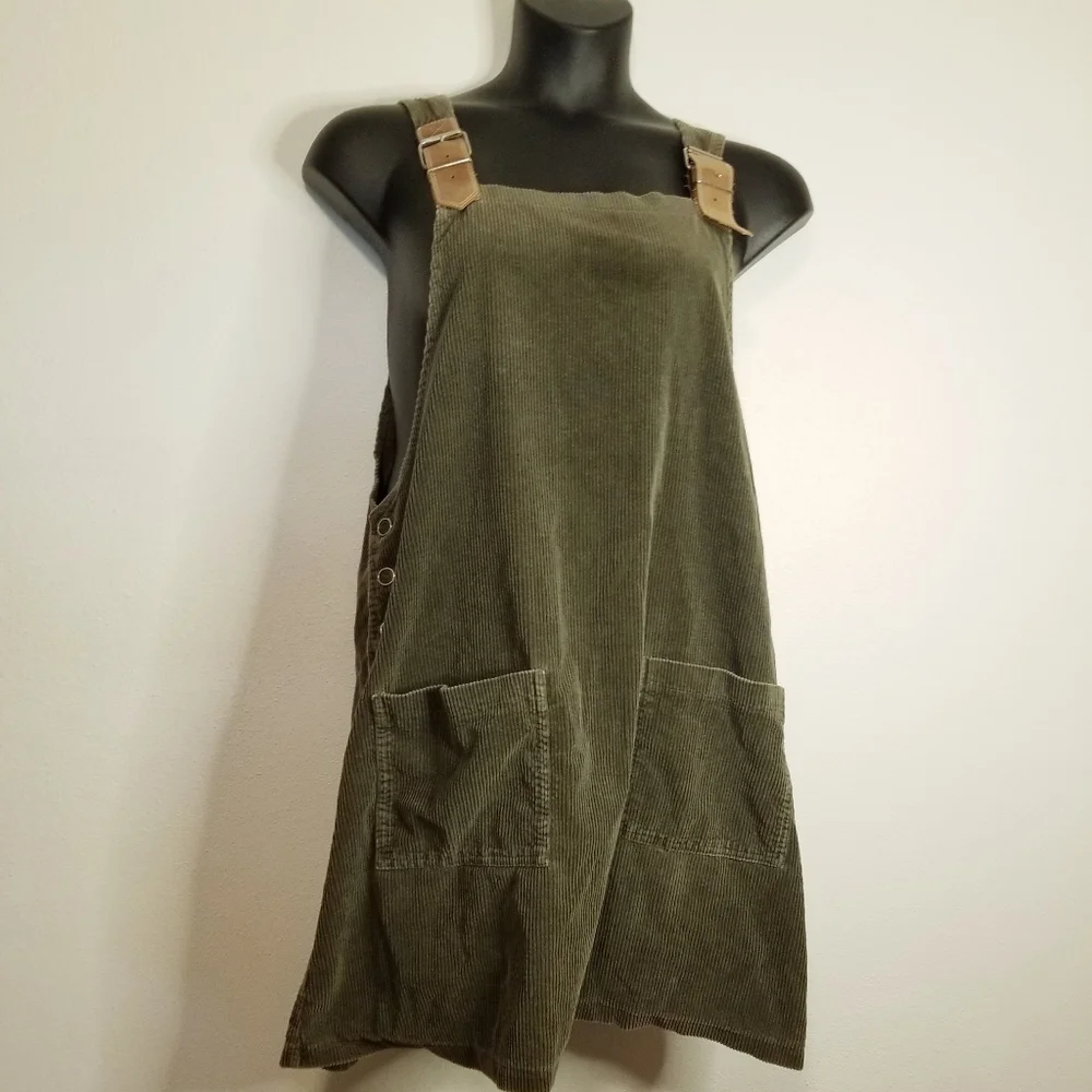 The Avenue green corduroy pinafore skirtalls
